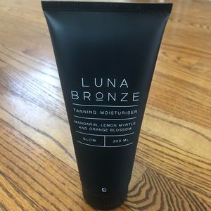 Luna Bronze Tanning Moisturizer used once